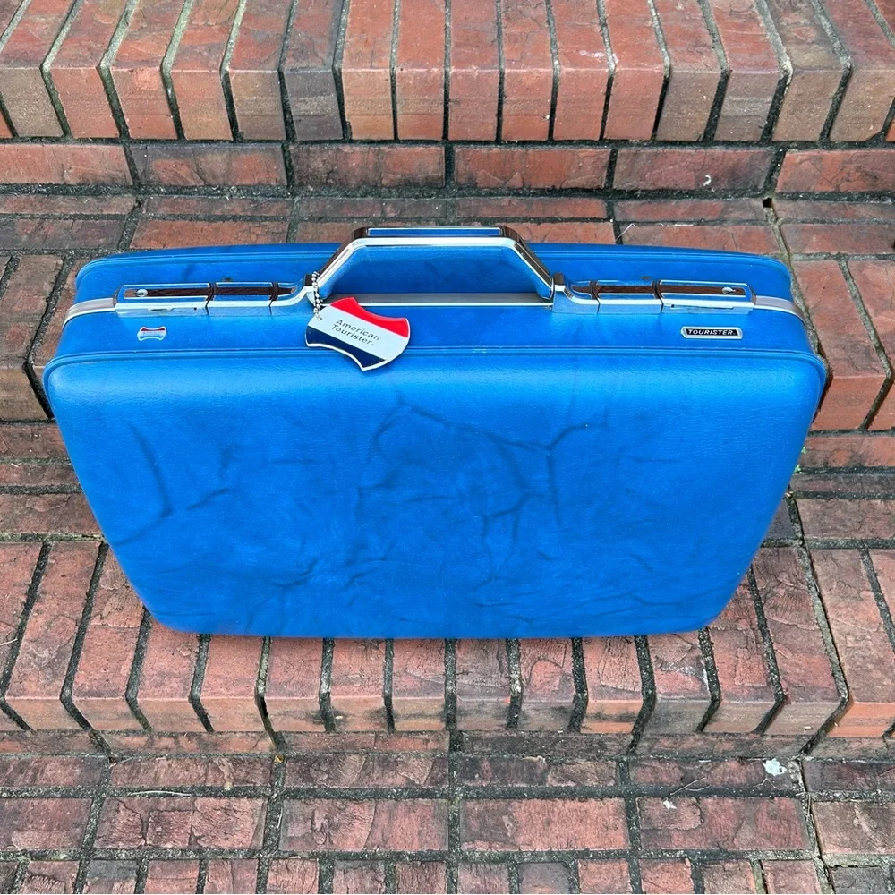 Vintage AMERICAN TOURISTER Luggage Travel Bag SWEET FIND GREAT COLOR !!